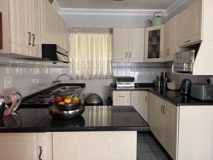 2 Bedroom Property for Sale in Safari Gardens North West